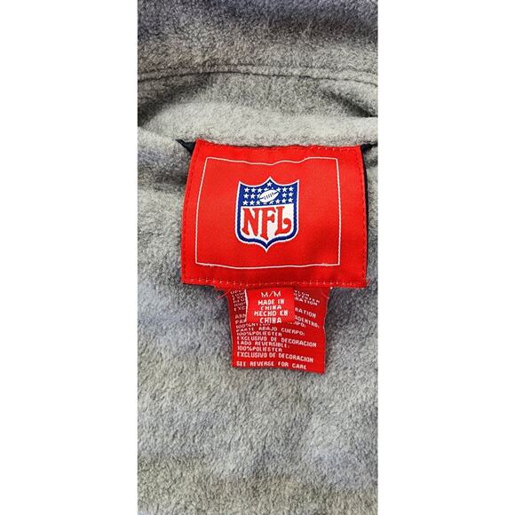 New England Patriots Vest Mens Medium Red Grey NFL Zip Up Reversible Fleece - Picture 4 of 16